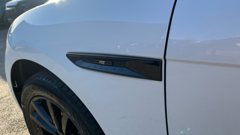 Jaguar F-Pace 2.0d [240] Chequered Flag 5dr Auto AWD Diesel Estate